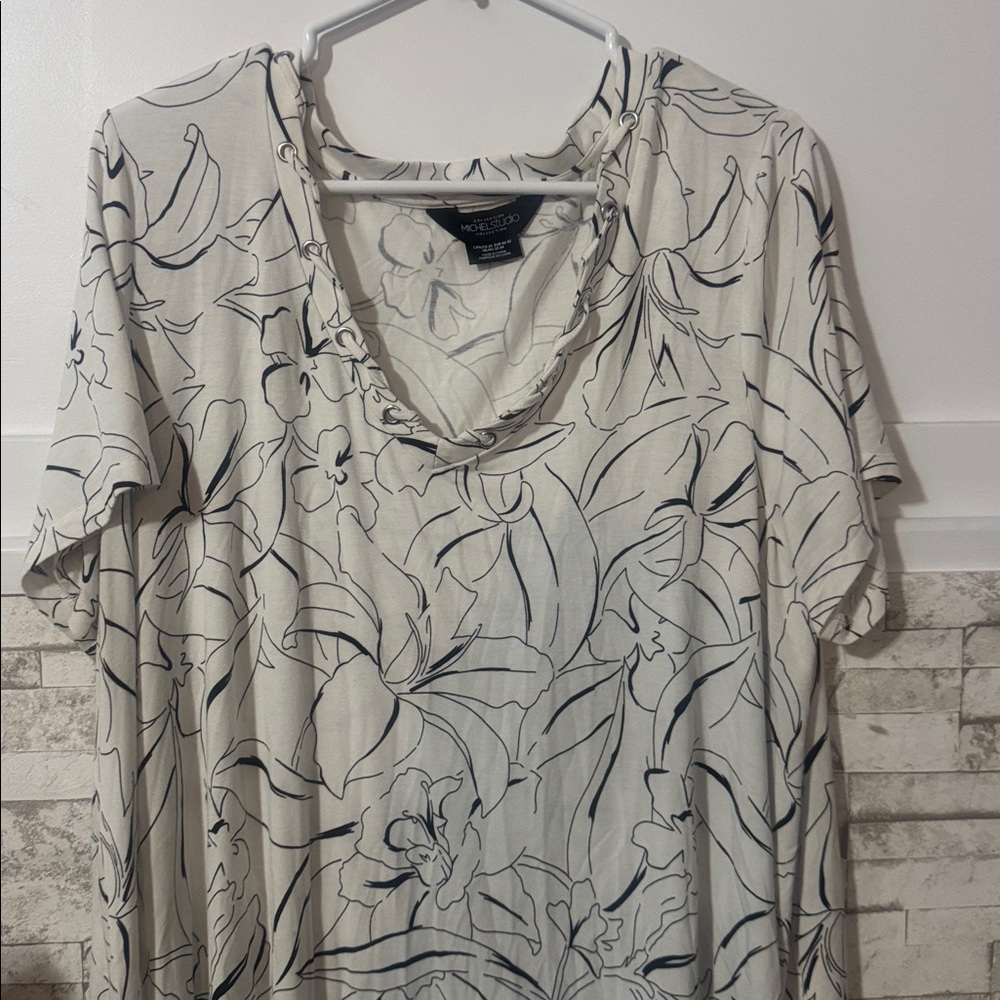 Michel Studio Monochrome Floral Top
